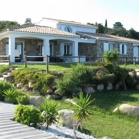 Villa De Reve Sur La Pieds Dans L'eau, Privee, Piscine, Jacuzzi, Heliport *