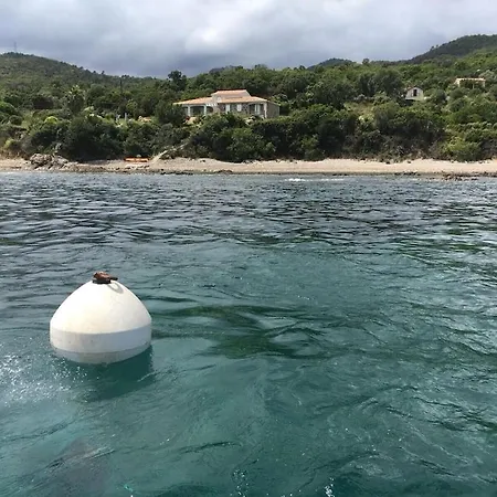 De Reve Sur La Pieds Dans L'eau, Privee, Piscine, Jacuzzi, Heliport