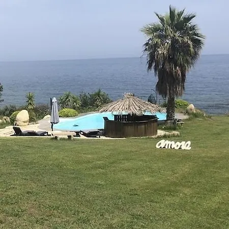 De Reve Sur La Pieds Dans L'eau, Privee, Piscine, Jacuzzi, Heliport Vila
